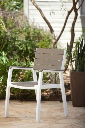 Стул c подлокотниками Гармония (Harmony armchair) белый-капучино в Березниках - berezniki.mebel24.online | фото 1